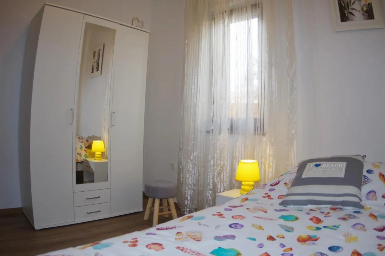 Apartments Tina & Denis Pula