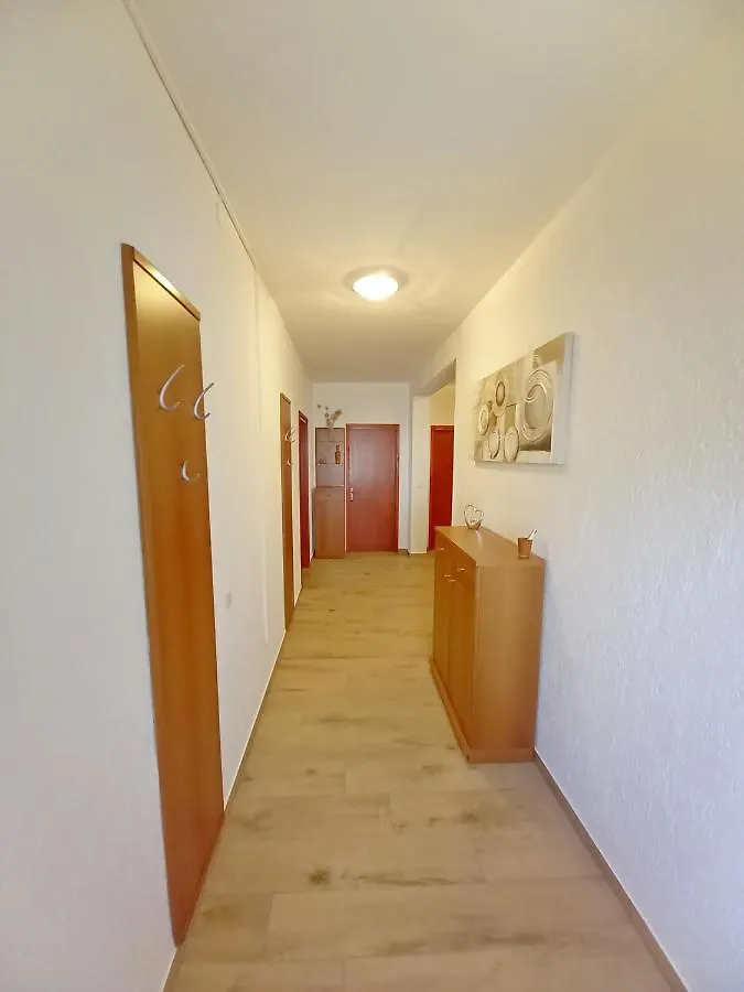 Apartments Tina & Denis Pula 0*,